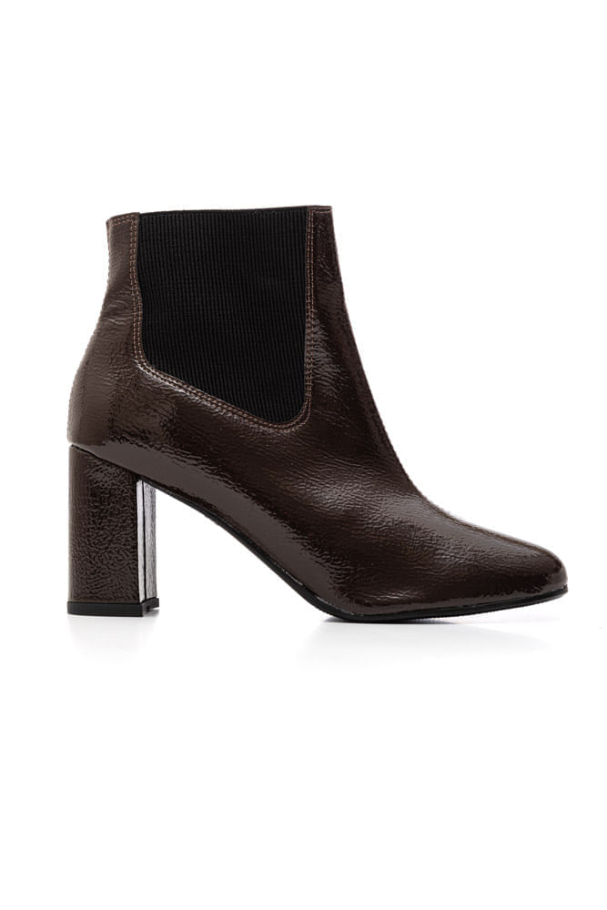 Bota-Cha-De-Mel-Chelsea-Cano-Curto-Feminina-Verniz-Molhado-8439.88641-Marrom