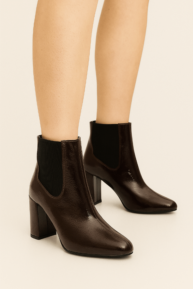 Bota-Cha-De-Mel-Chelsea-Cano-Curto-Feminina-Verniz-Molhado-8439.88641-Marrom