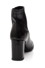Bota-Cha-De-Mel-Chelsea-Cano-Curto-Feminina-Verniz-Molhado-8439.88641-Preto