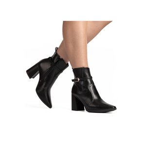 Bota Dakota De Cano Curto Feminina Elástico Na Lateral Do Cano D0431-01 Preto