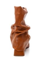Bota-Cha-De-Mel-Cano-Medio-Feminina-Lapela-Slouchy-Z6418.28262-Caramelo