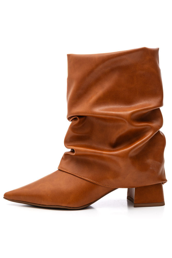 Bota-Cha-De-Mel-Cano-Medio-Feminina-Lapela-Slouchy-Z6418.28262-Caramelo