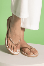 Chinelo-De-Dedo-Havaianas-Slim-Point-Ouro