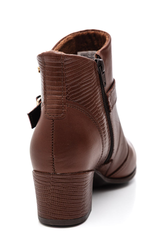 Bota-Pegada-280902-01-Marrom