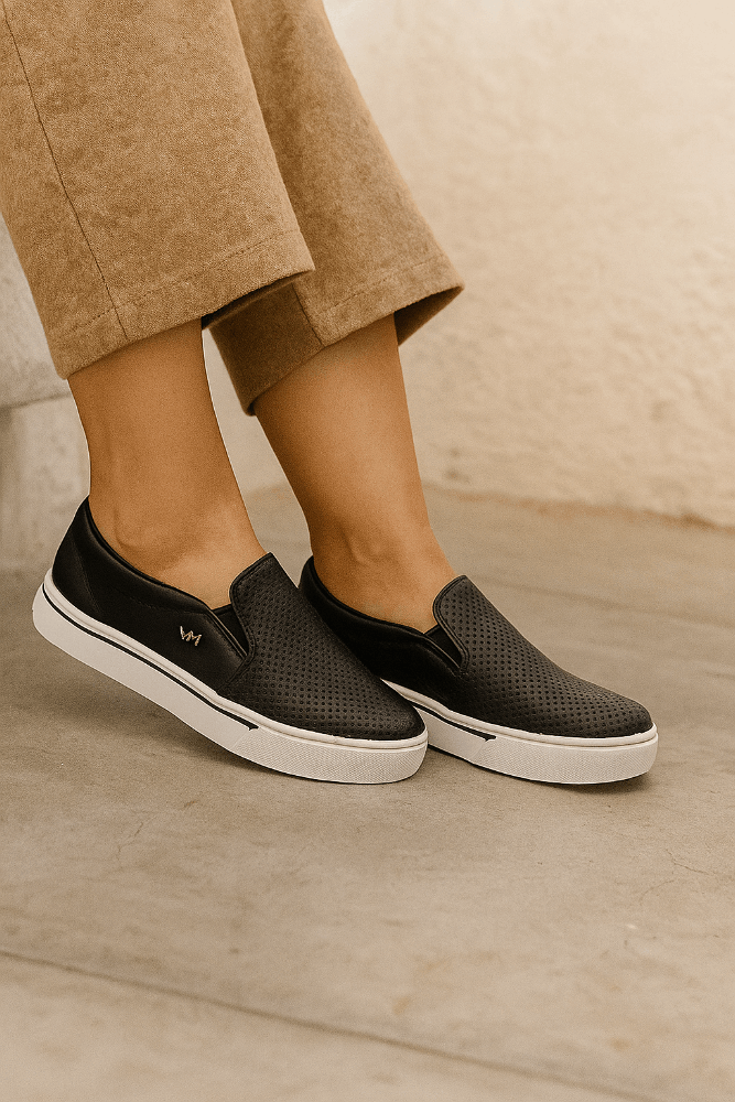 Tenis-Via-Marte-Slip-On-Feminino-Napa-Metalizada-016-009-01-Preto
