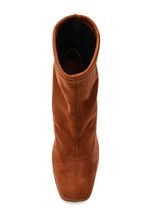 Bota-Via-Marte-Cano-Baixo-Feminina-Camurca-Ultra-247-002-01-Caramelo