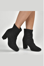 Bota-Via-Marte-Cano-Baixo-Feminina-Camurca-Ultra-247-002-01-Preto