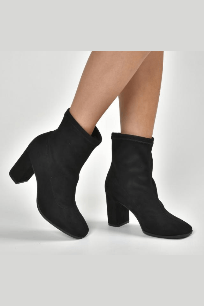 Bota-Via-Marte-Cano-Baixo-Feminina-Camurca-Ultra-247-002-01-Preto