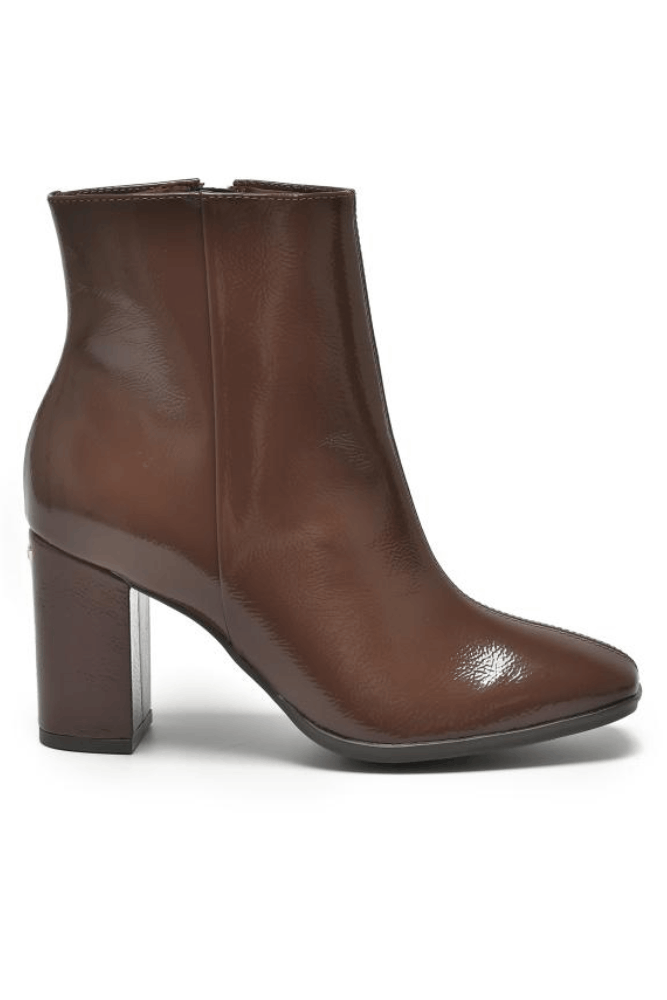 Bota-Via-Marte-Cano-Baixo-Feminina-Verniz-247-001-01-Marrom
