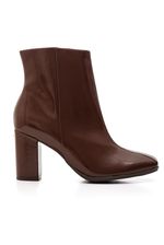 Bota-Via-Marte-Cano-Baixo-Feminina-Verniz-247-001-01-Marrom