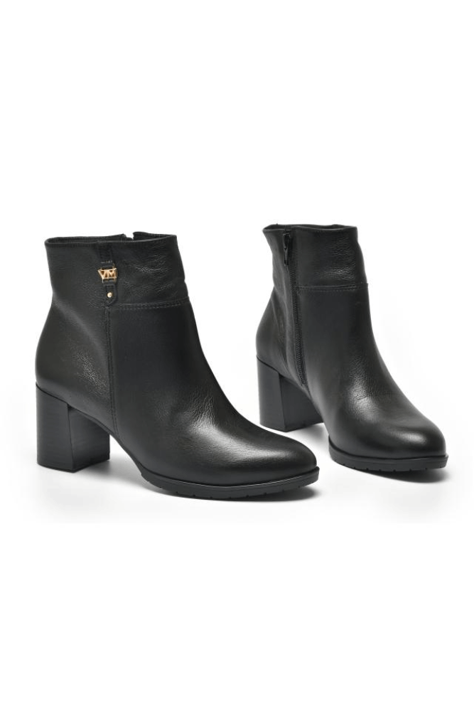Bota-Via-Marte-Social-Feminina-Cano-Baixo-Em-Couro-241-006-01-Preto