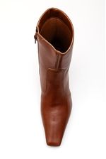 Bota-Cha-De-Mel-4559.87273-Caramelo