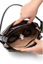 Bolsa-Linea-Bella-Media-Feminina-Hanna-Em-Couro-5511-Preto