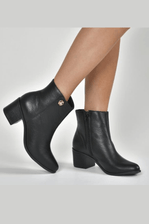 Bota-Via-Marte-Social-Feminina-Cano-Baixo-Em-Couro-066-010-01-Preto