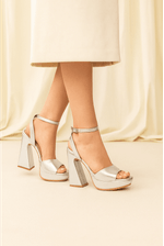 Sandalia-Piccadilly-Cristine-Salto-Alto-Feminina-818015-Prata