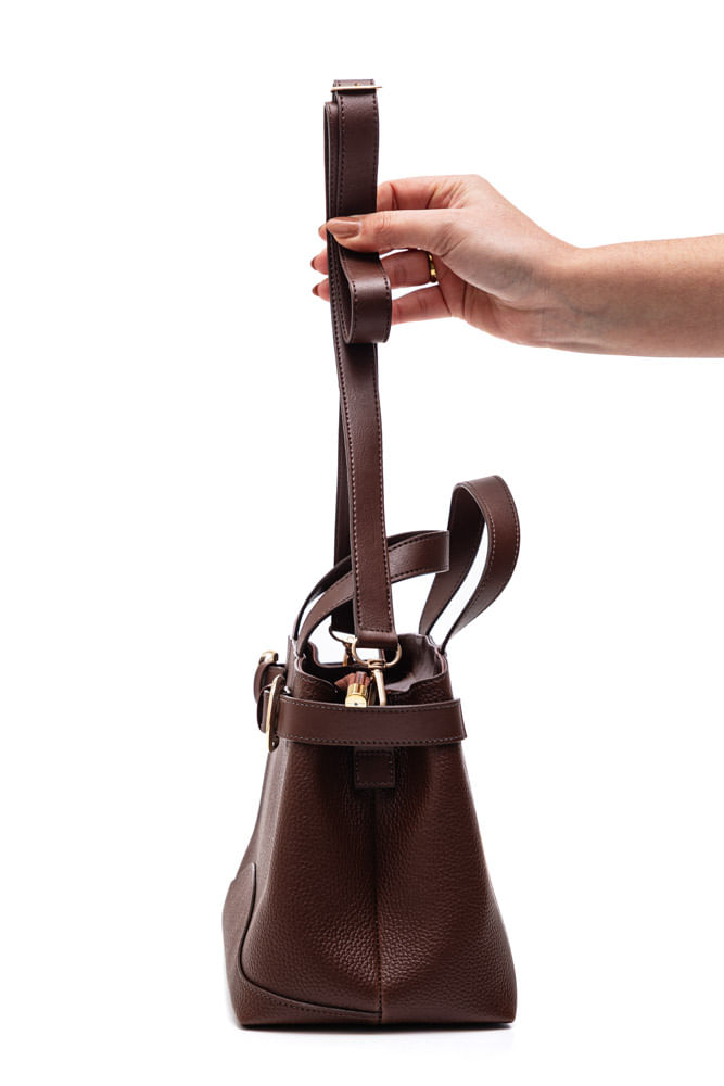 Bolsa-De-Mao-Beira-Rio-Com-Costuras-Diagonais-Decorativas-80043.1-Marrom