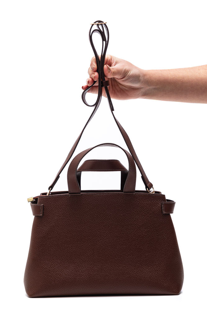 Bolsa-De-Mao-Beira-Rio-Com-Costuras-Diagonais-Decorativas-80043.1-Marrom