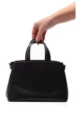 Bolsa-De-Mao-Beira-Rio-Com-Costuras-Diagonais-Decorativas-80043.1-Preto