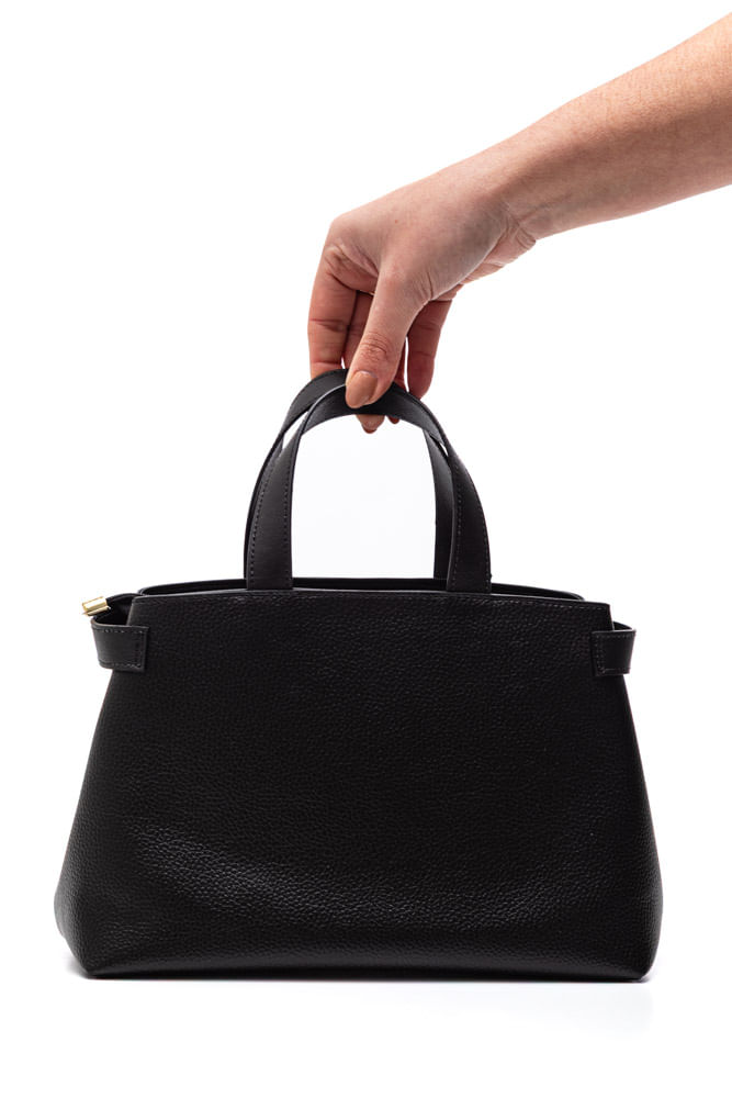 Bolsa-De-Mao-Beira-Rio-Com-Costuras-Diagonais-Decorativas-80043.1-Preto