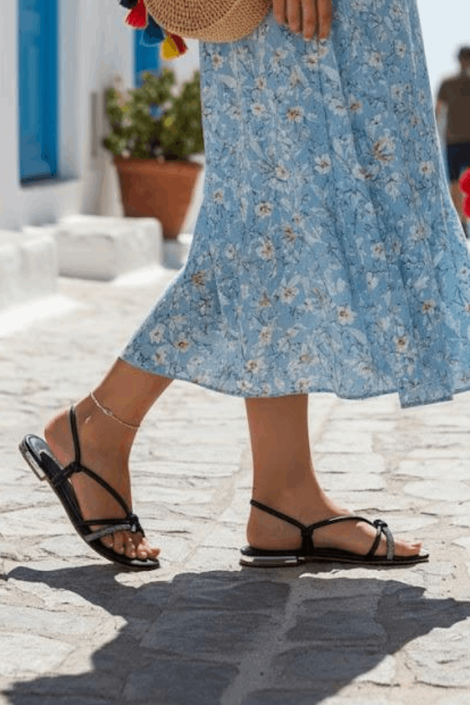 Sandália Beira Rio Rasteira Feminina Tiras Entrelaçadas 8263.983 Preto