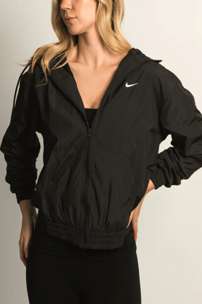 Jaqueta Nike Sportswear Essential Feminina Fv6298-010 Preto